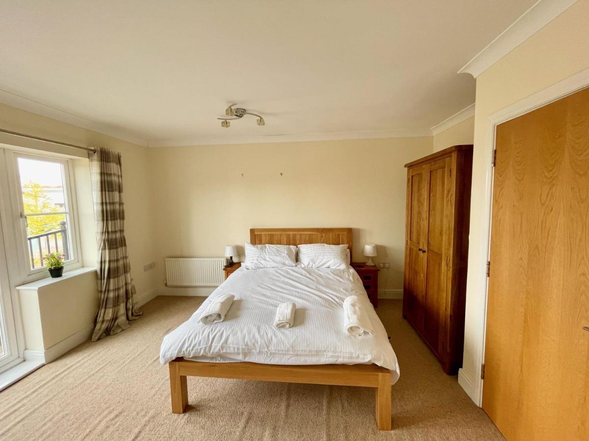 Manor House - Cosy Guesthouse Beside Farnham Hospital エクステリア 写真