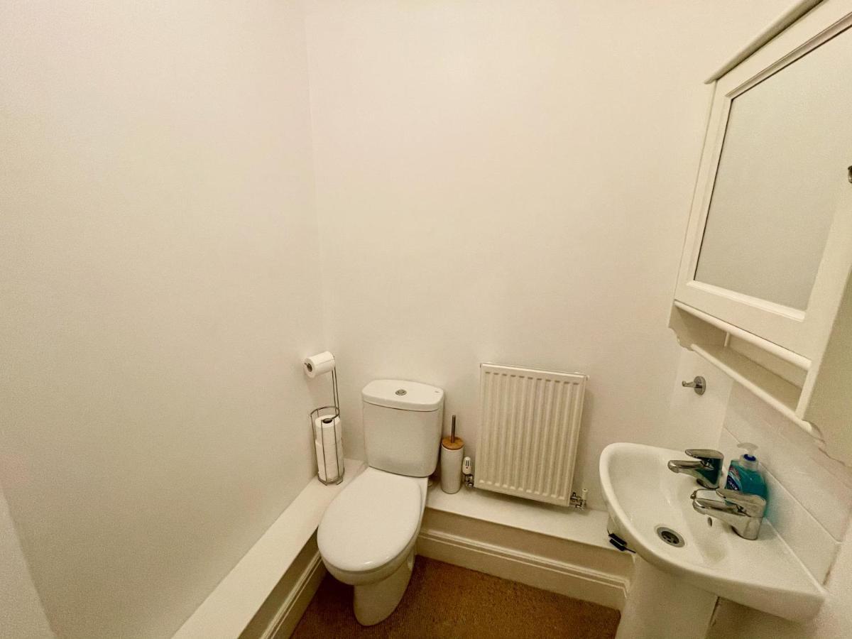 Manor House - Cosy Guesthouse Beside Farnham Hospital エクステリア 写真